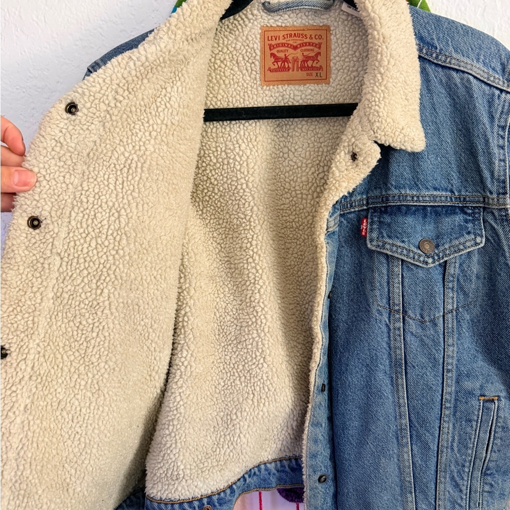 Levi's Sherpa Trucker Jacket - Picture 3 of 3
